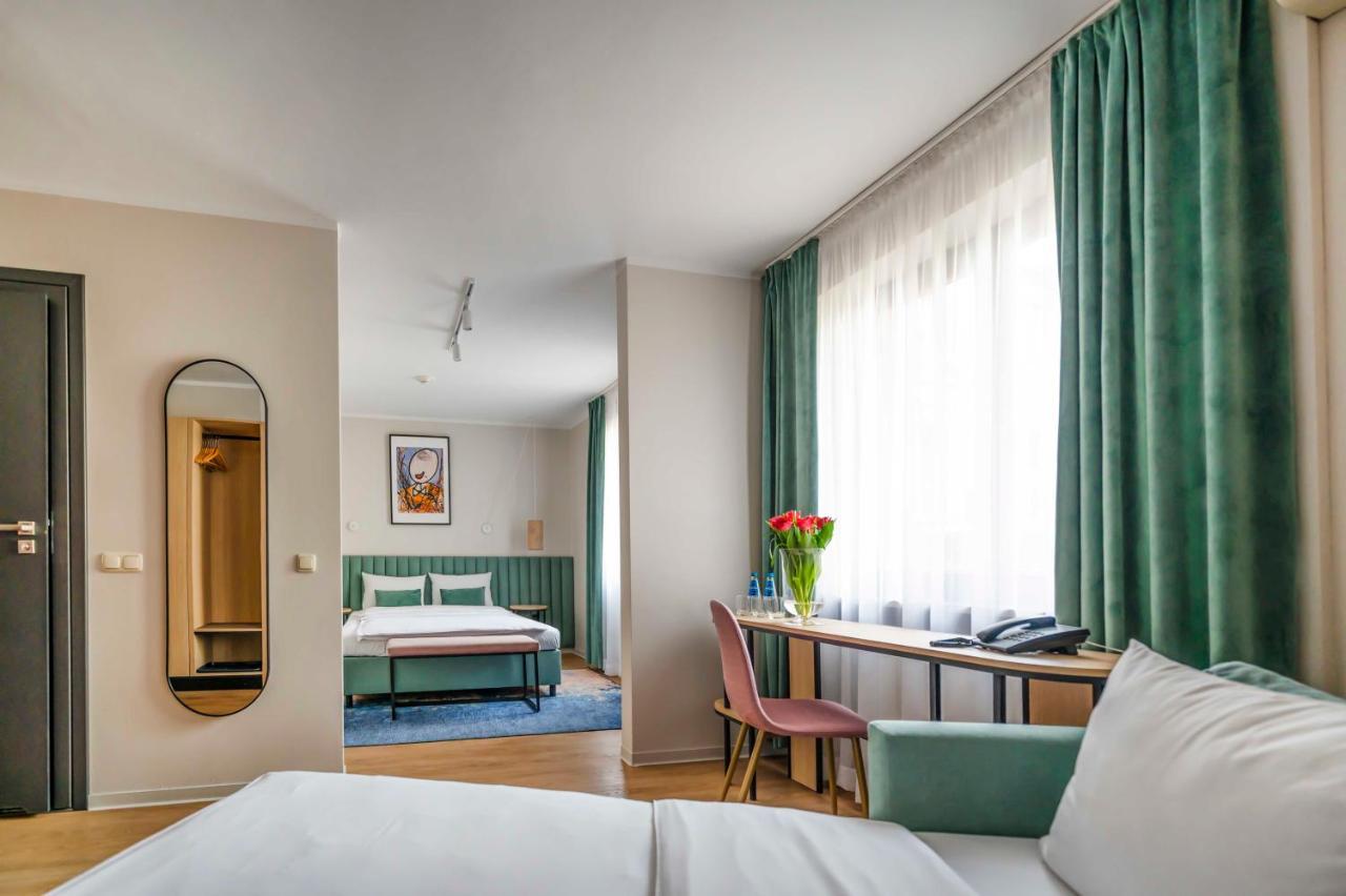 Hotel H12**** 크라쿠프 외부 사진