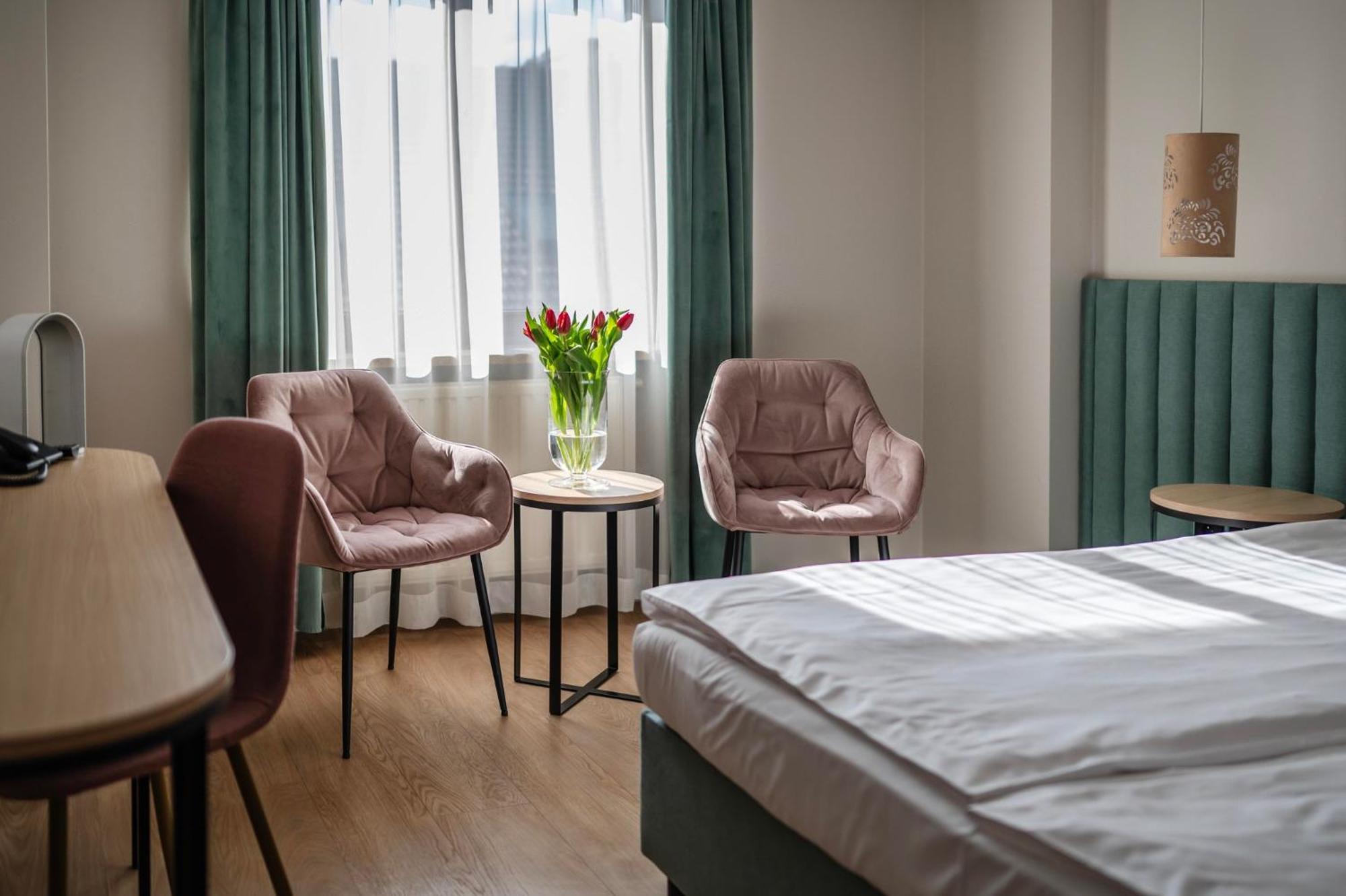 Hotel H12**** 크라쿠프 외부 사진