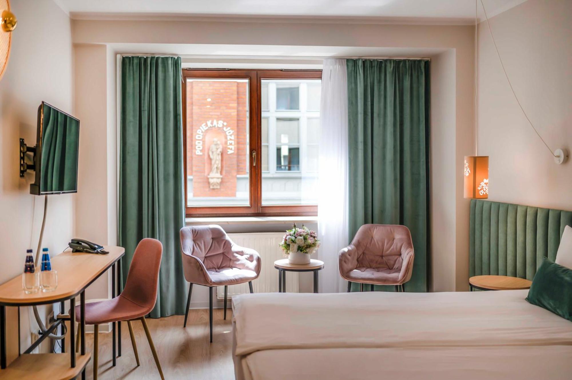 Hotel H12**** 크라쿠프 외부 사진