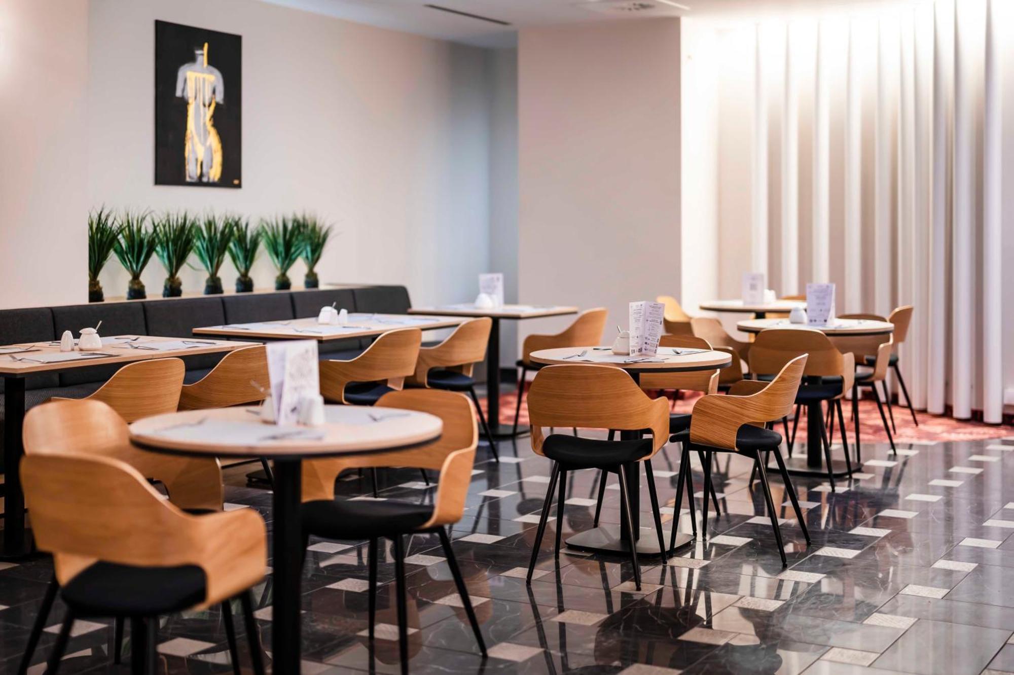 Hotel H12**** 크라쿠프 외부 사진